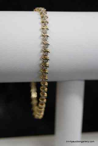 Appraisal: K Gold and Diamonds '' Tennis BraceletThis is a very