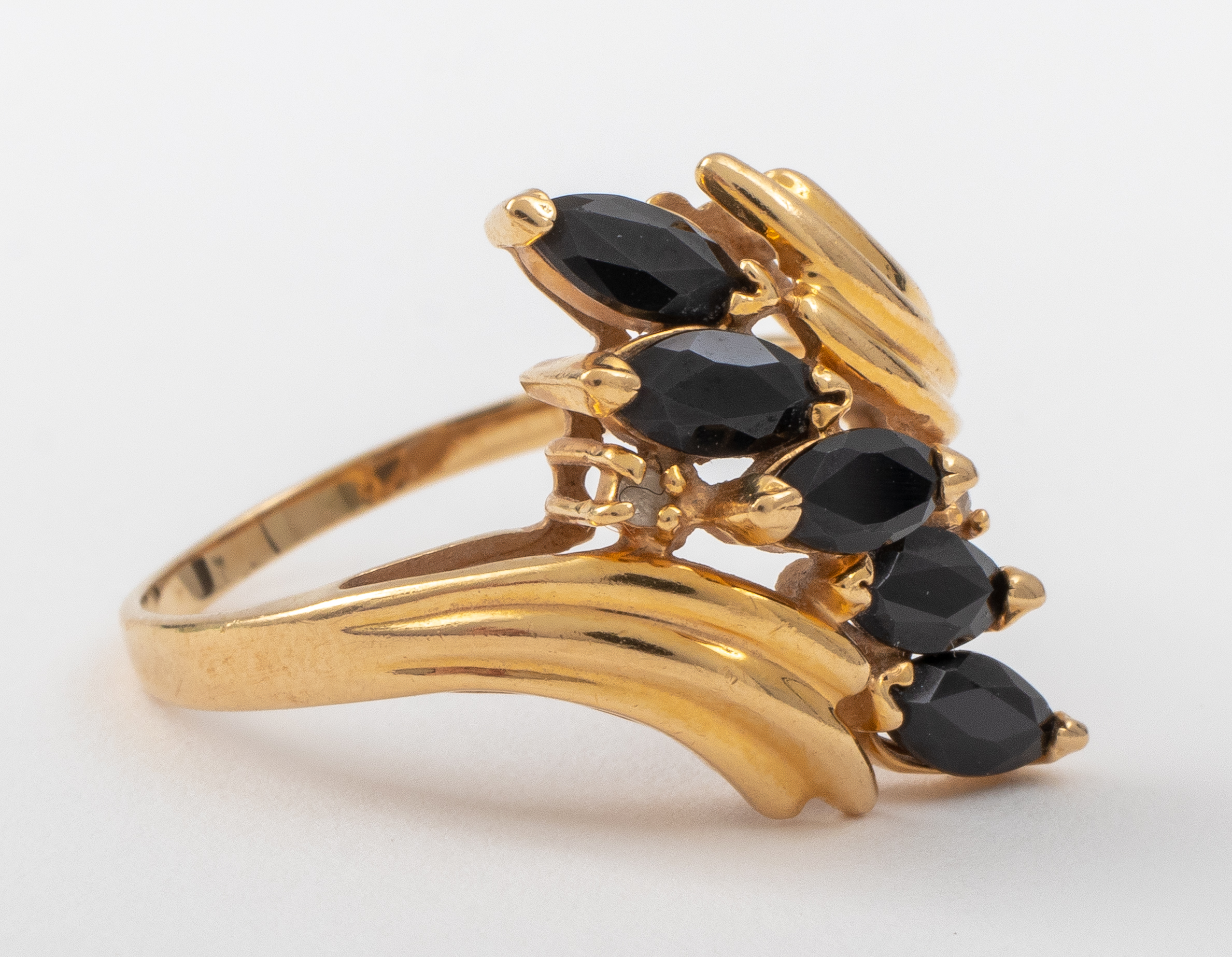 Appraisal: K YELLOW GOLD ONYX DIAMOND COCKTAIL RING Vintage K yellow