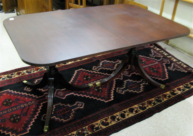 Appraisal: FEDERAL STYLE MAHOGANY DINING TABLE WITH LEAF Grand Rapids Chair