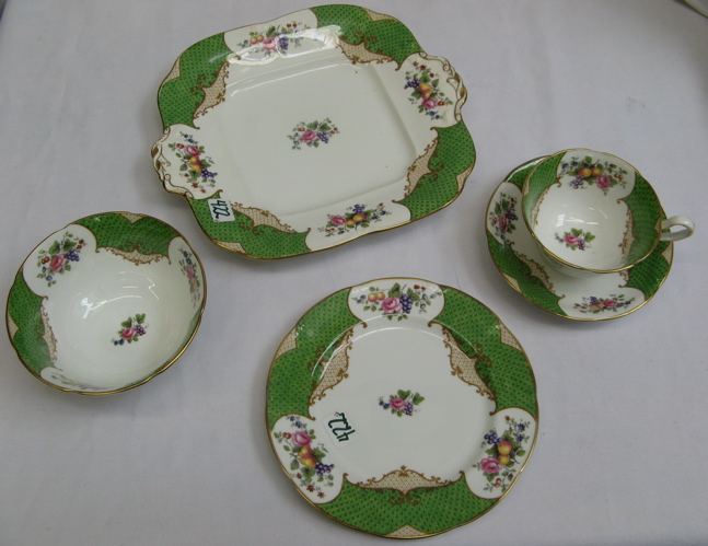 Appraisal: A TWENTY-TWO PIECE AYNSLEY DESSERT SET Scala pattern including square