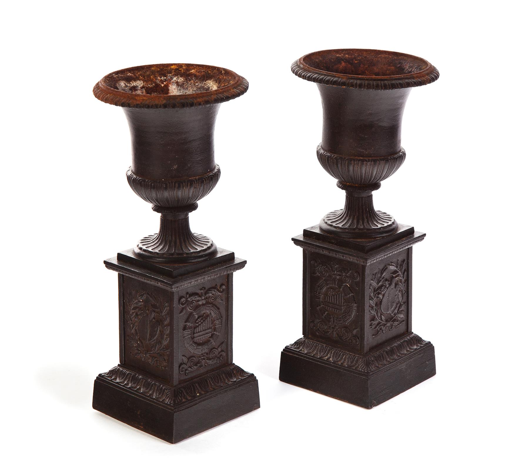 Appraisal: PAIR OF TABLE TOP CAST IRON URNS European nd half-