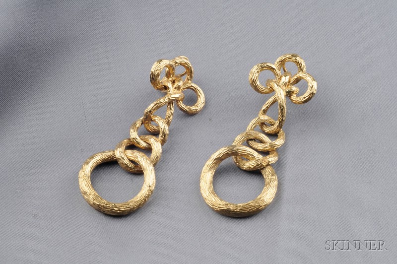 Appraisal: k Gold Earpendants each a drop of graduating textured hoops