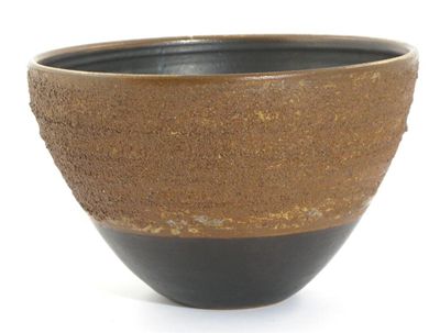 Appraisal: Joanna Constantinidis - a large flaring stoneware bowl the exterior