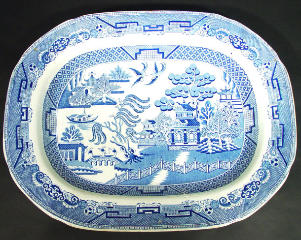 Appraisal: Victorian octagonal pottery meat plate transfer printed with blue willow