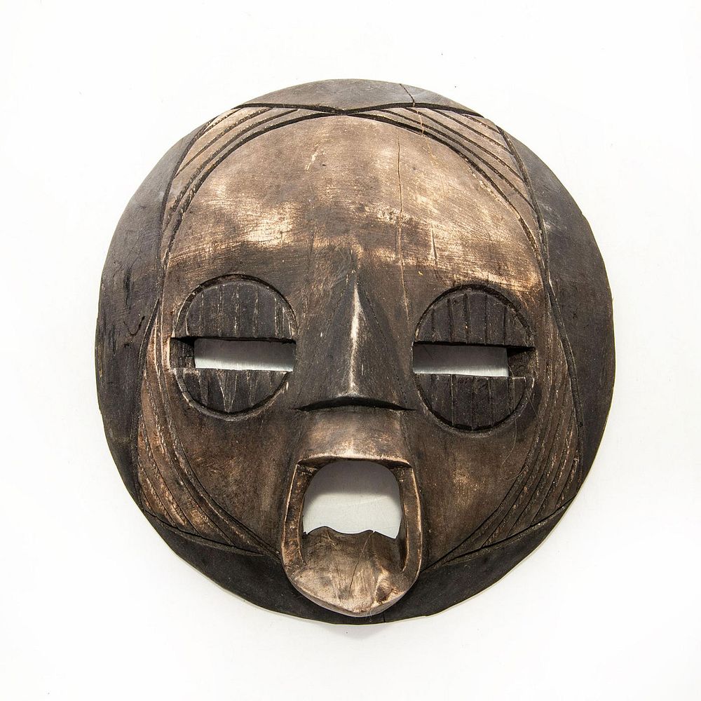 Appraisal: ANCIENT AFRICAN RITUAL MASK FROM YORUBA TRIBE NIGERIA Hand carved