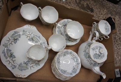 Appraisal: A collection of pottery to include Royal Albert Silver maple