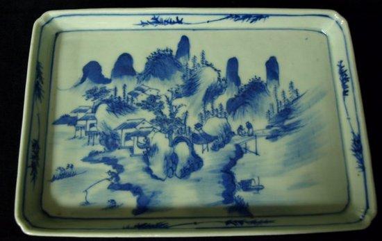 Appraisal: An early th Century blue and white rectangular dish painted