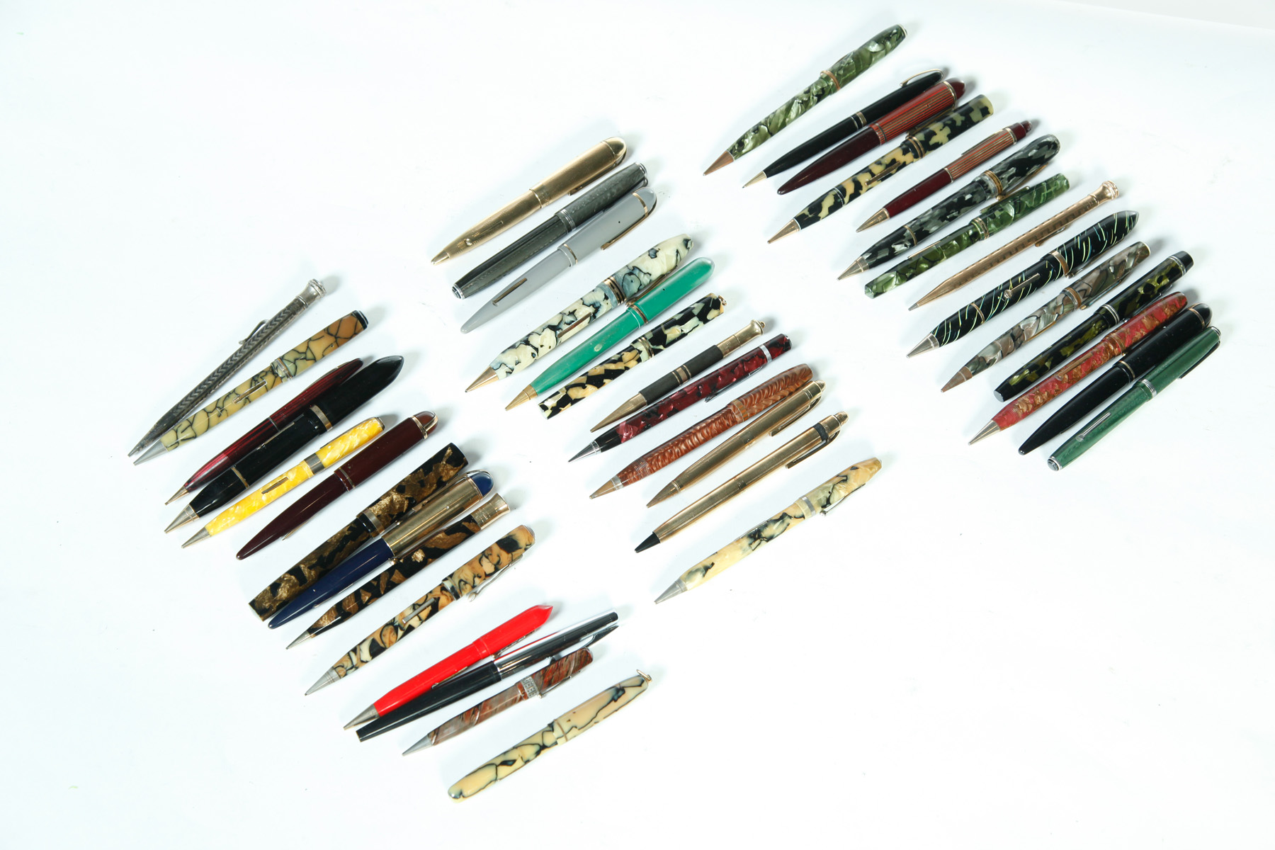 Appraisal: GROUP OF FOUNTAIN PENS AND MECHANICAL PENCILS American nd quarter-