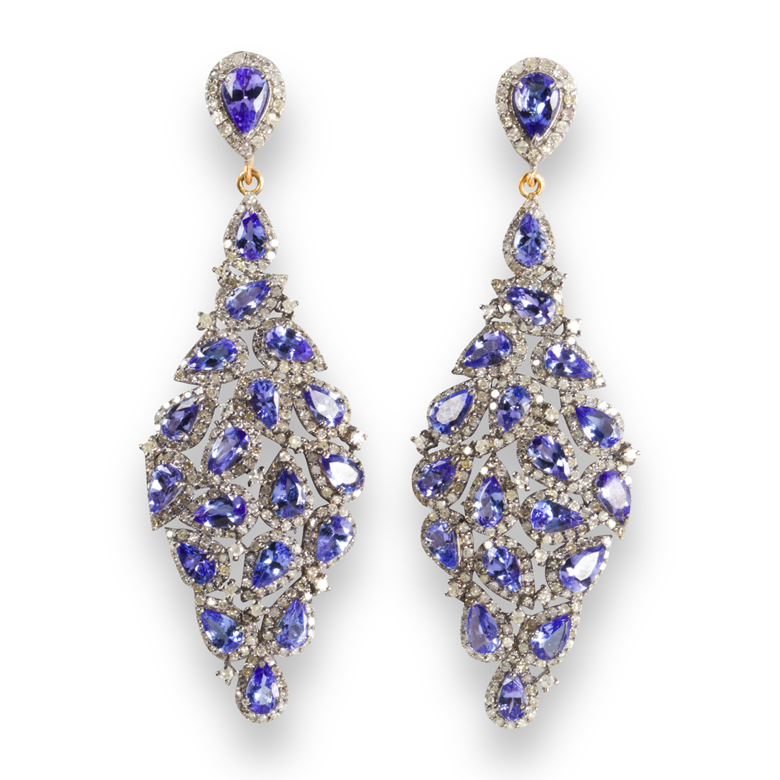 Appraisal: A PAIR OF TANZANITE AND DIAMOND EARRINGS A pair of