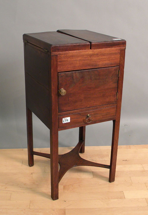 Appraisal: Georgian mahogany washstand th c h w