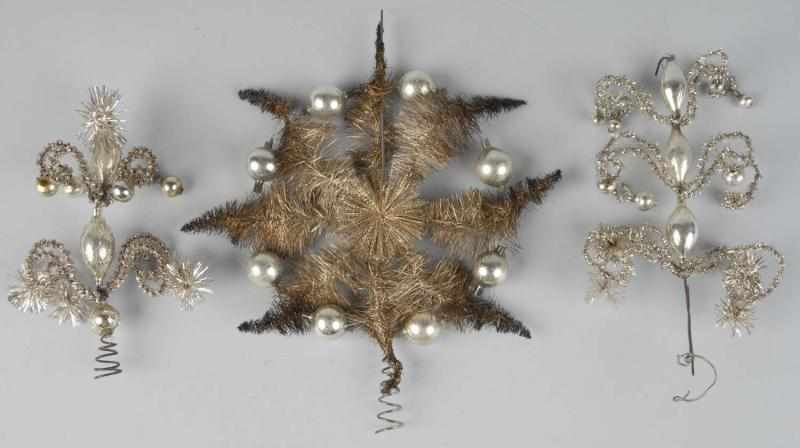 Appraisal: Lot of Glass Wire Christmas Tree Toppers Description Includes one