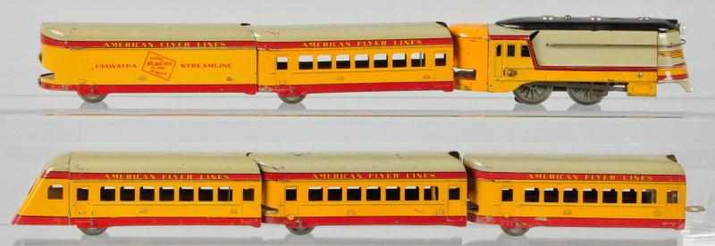 Appraisal: American Flyer Hiawatha Streamline Passenger Set Description American Pre-war O-gauge