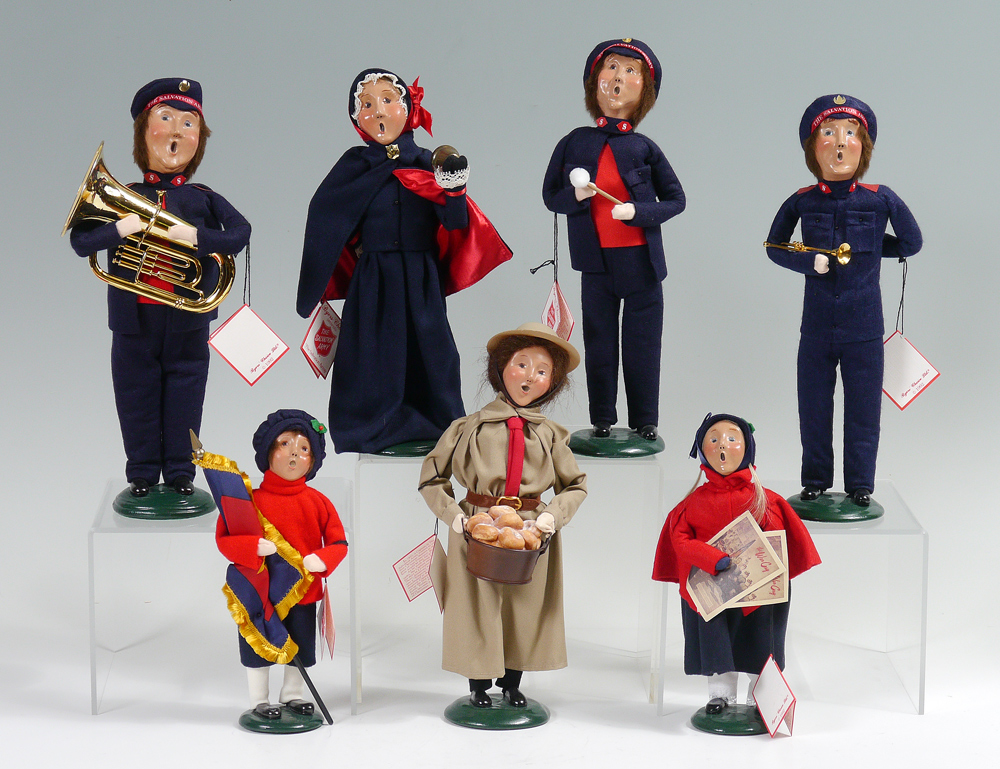 Appraisal: ORIGINAL BYERS CHOICE ''THE CAROLERS'' Salvation Army figures the bell