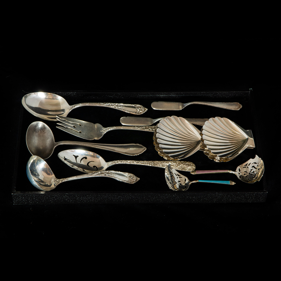 Appraisal: LOT OF STERLING SERVING PIECES Lot of Sterling serving pieces