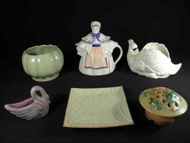 Appraisal: Lot of six pieces of assorted art pottery Includes a