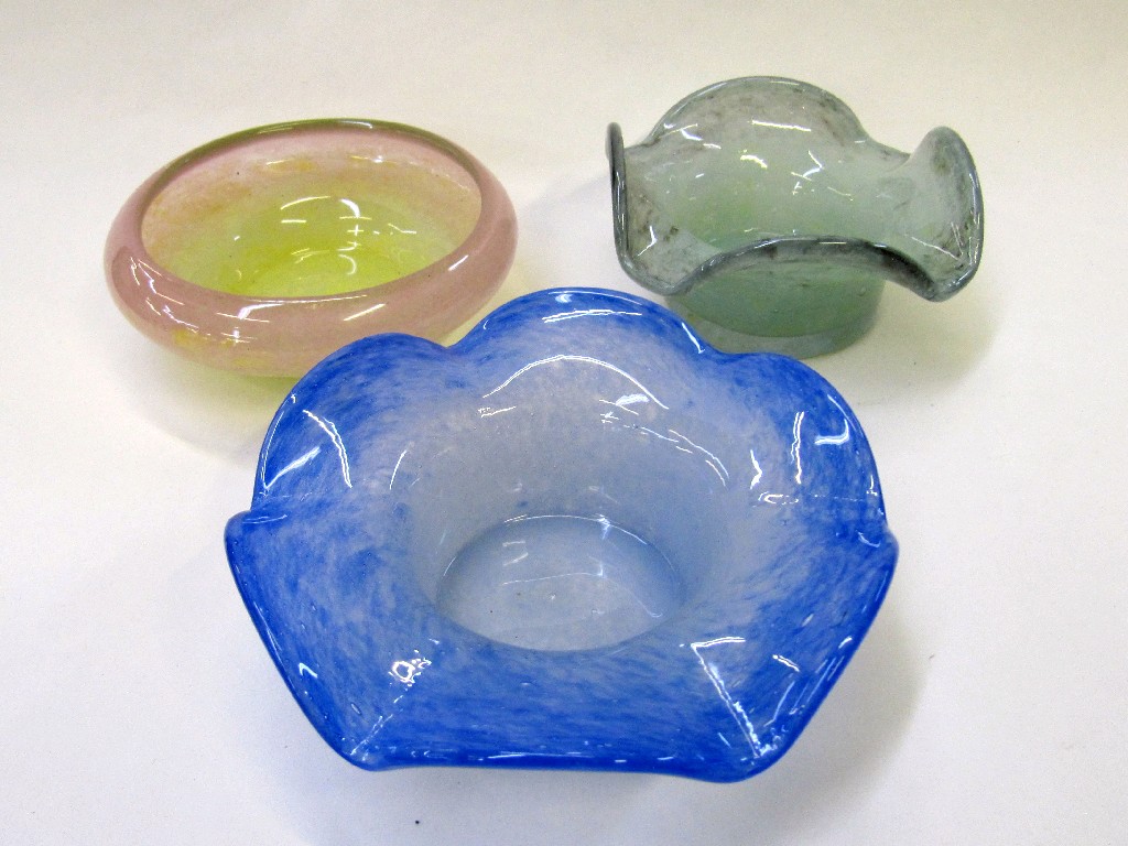 Appraisal: Three Vasart glass dishes