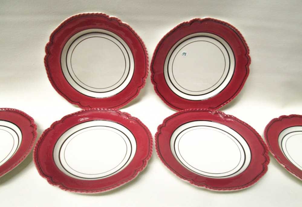 Appraisal: SET OF EIGHT ESTE CERAMICHE FOR TIFFANY SERVICE PLATES Made