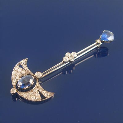 Appraisal: An Art Nouveau brooch set with diamonds and sapphires The