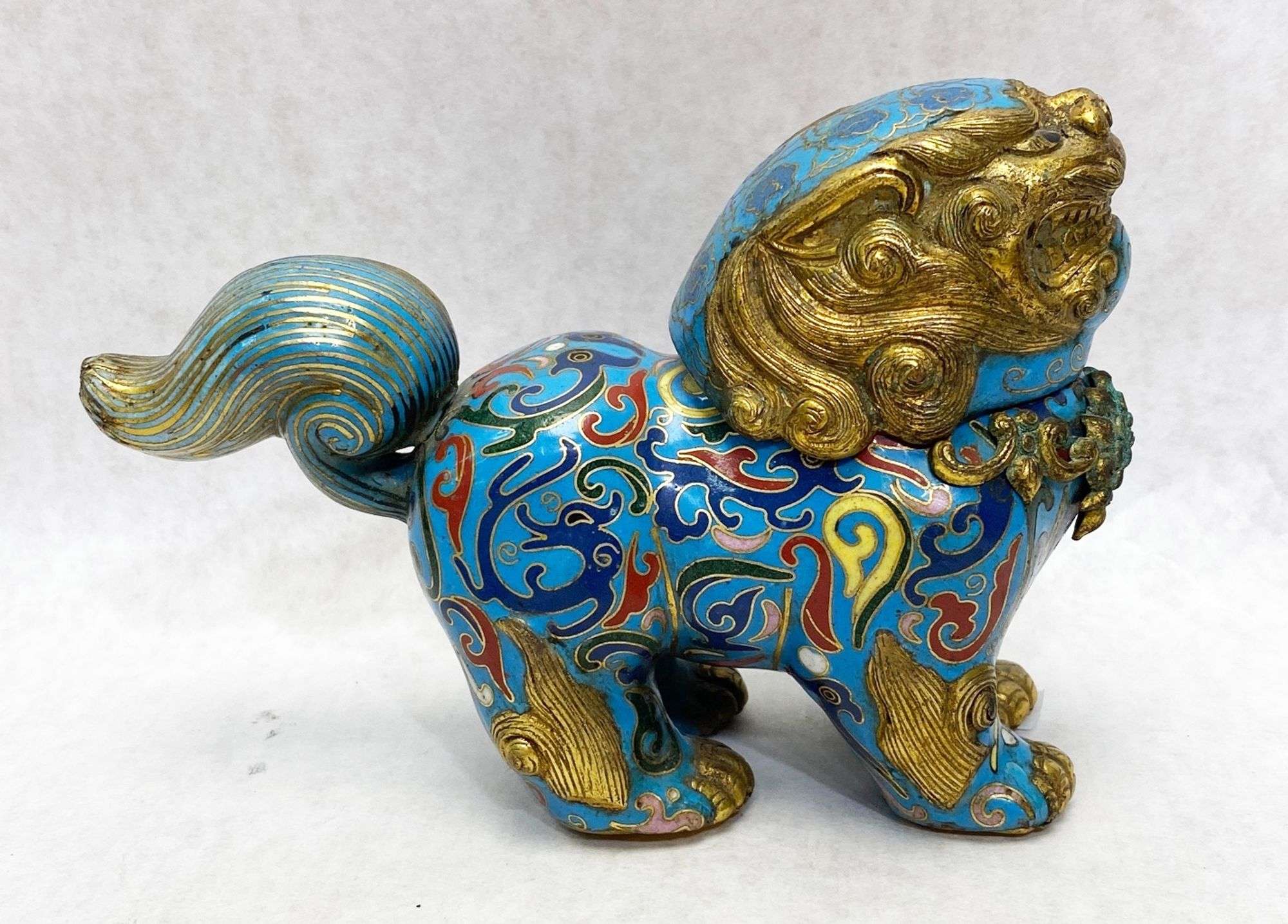 Appraisal: Chinese Cloisonne Foo Dog Figural Jar tall long Condition Good