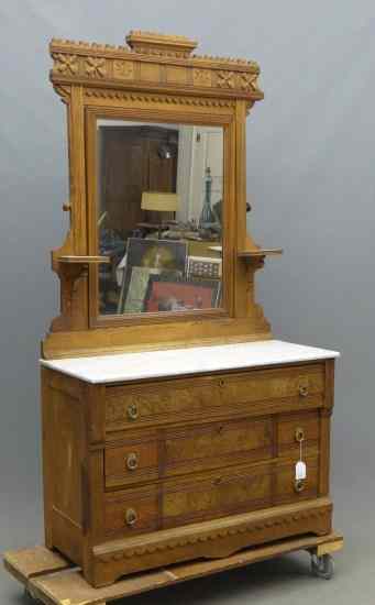 Appraisal: th c oak Victorian chest of drawers with mirror ''