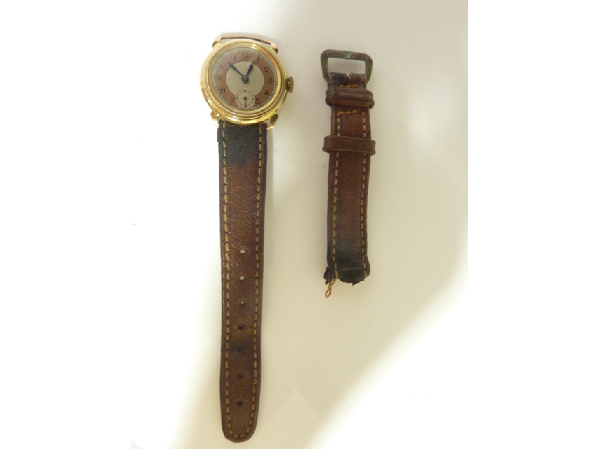 Appraisal: A gentleman's ct gold wristwatch circa the circular silvered dial