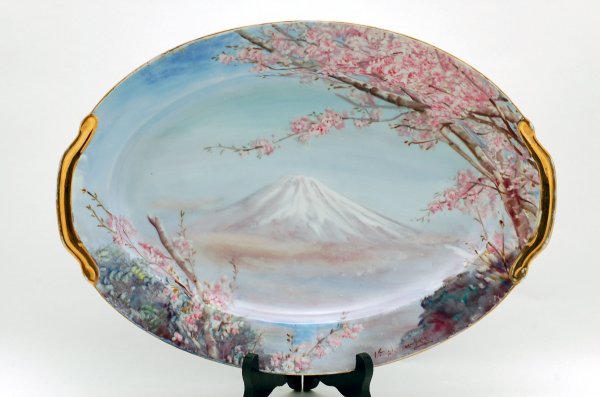 Appraisal: Scenic porcelain platter handpainted with scene of Mount Fuji gold