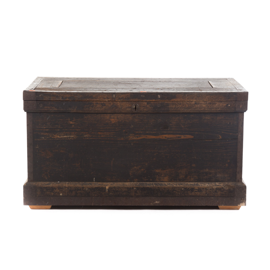 Appraisal: Metal-mounted pine carpenter's trunk in H in W Condition age