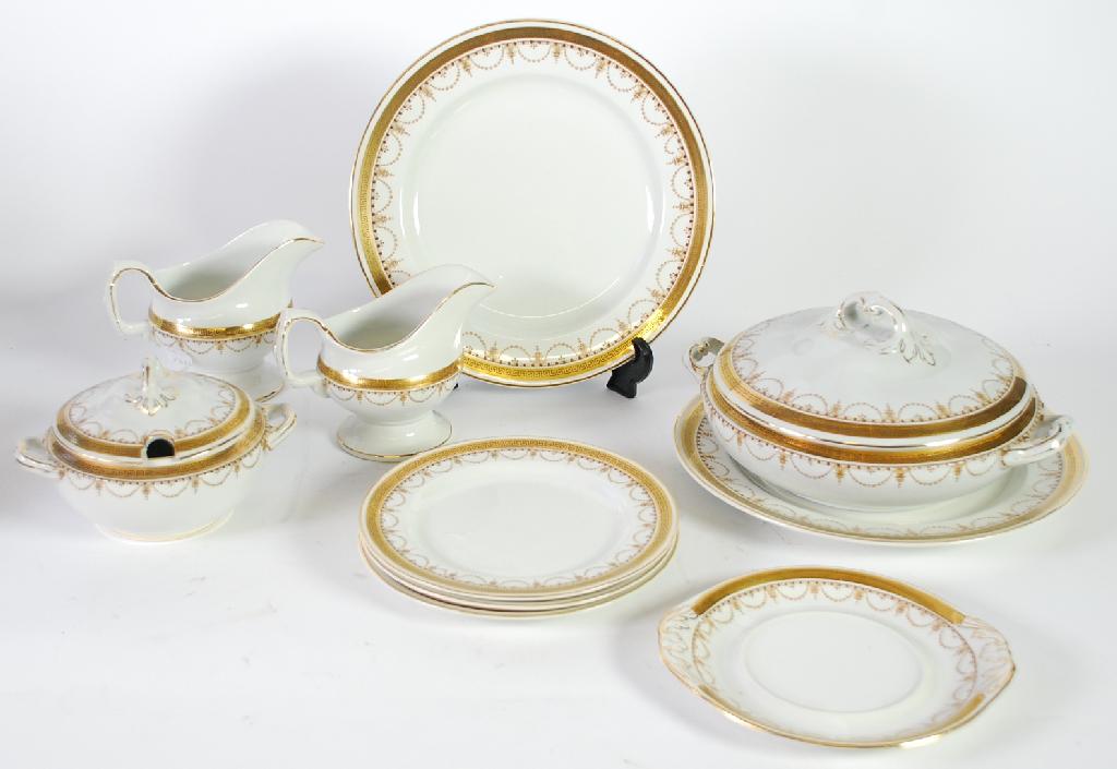 Appraisal: FORTY SEVEN PIECE LEYDEN PATTERN POTTERY DINNER SERVICE FOR PERSONS