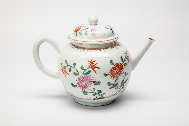 Appraisal: A CHINESE PORCELAIN OVOID TEAPOT and cover decorated in poly