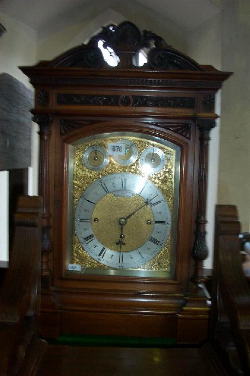 Appraisal: A good quality late Victorian bracket clock and bracket the