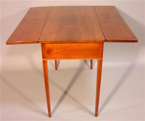 Appraisal: AMERICAN FEDERAL CHERRY DROP LEAF TABLE the rectangular top over