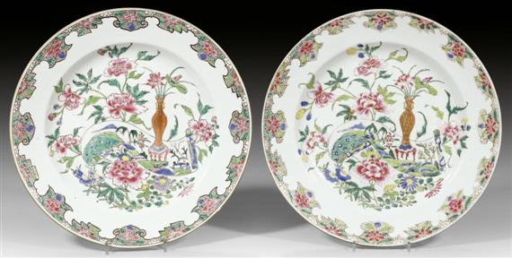 Appraisal: A PAIR OF LARGE FAMILLE ROSE PLATES WITH PEONY DESIGN