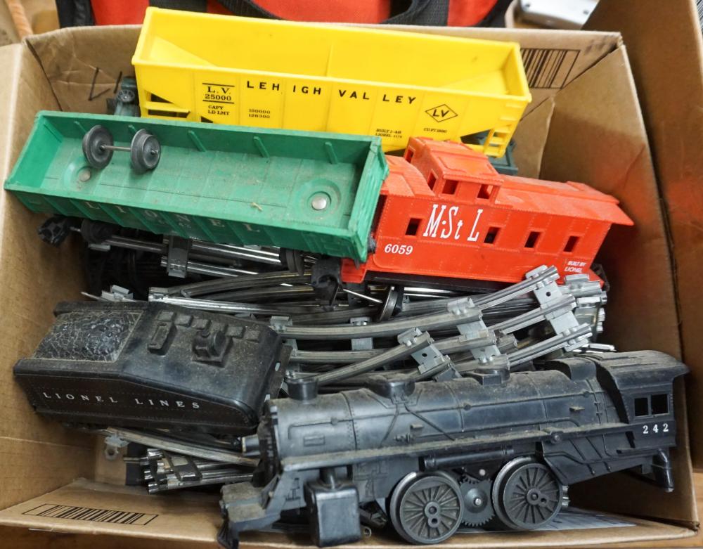 Appraisal: Lionel Train Set with Tracking