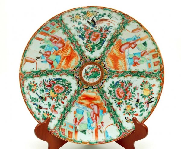 Appraisal: Large round charger in the Rose Medallion pattern with central