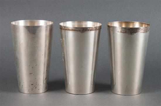 Appraisal: Three American sterling silver julep cups Stieff Baltimore mid th