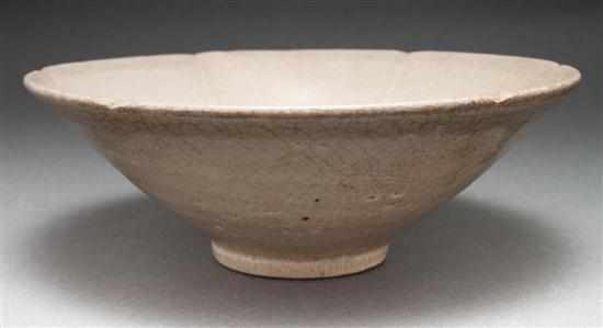 Appraisal: Chinese white glaze stoneware bowl th- th century in Diam