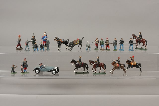 Appraisal: Lot of approx metal plastic figures assorted manufactures including a