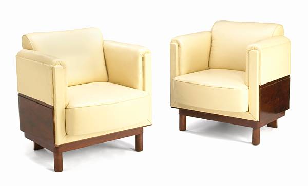 Appraisal: A pair of Art Deco club chairs s quarter-sawn mahogany