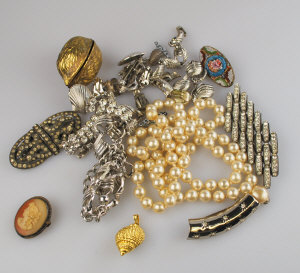 Appraisal: Collection of vintage jewellery including paste set double clip bracelet