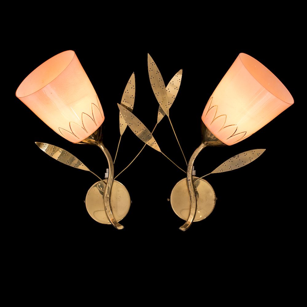 Appraisal: Itsu Very beautiful pair of wall lights with rose glass