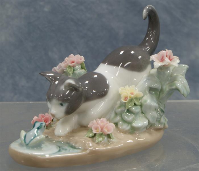 Appraisal: Lladro figurine Kitty Confrontation no damage h Estimate -