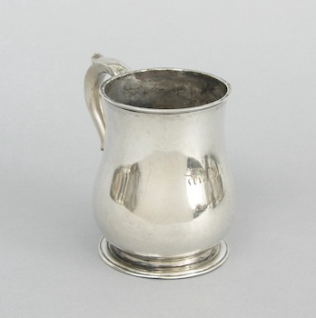 Appraisal: A Child's Sterling Silver Mug London ca With a pretty