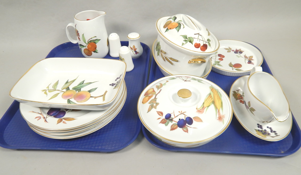 Appraisal: Various items of Royal Worcester Evesham pattern porcelain to include