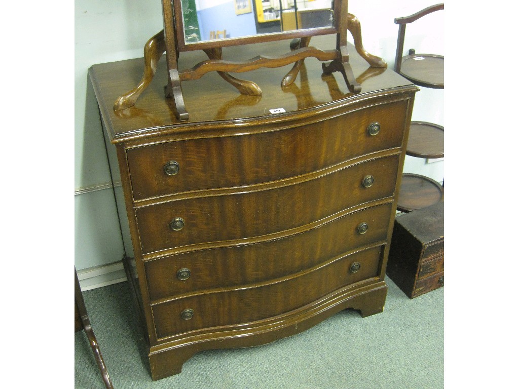 Appraisal: Mahogany serpentine front -drawer chest