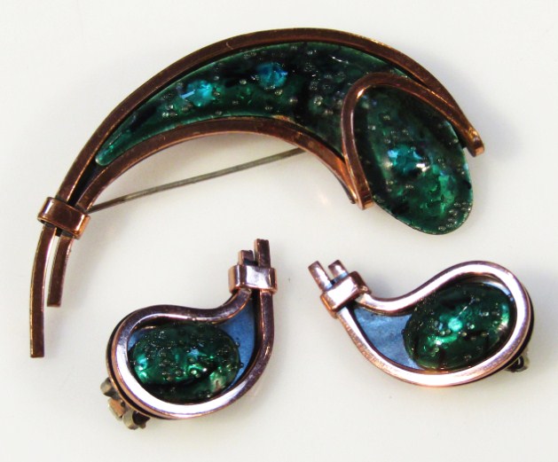 Appraisal: A Matisse Renoir costume brooch of shaped tear outline with