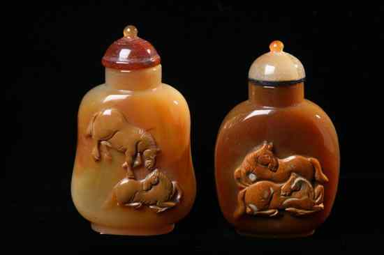 Appraisal: TWO CHINESE CAMEO AGATE SNUFF BOTTLES Of flattened form one