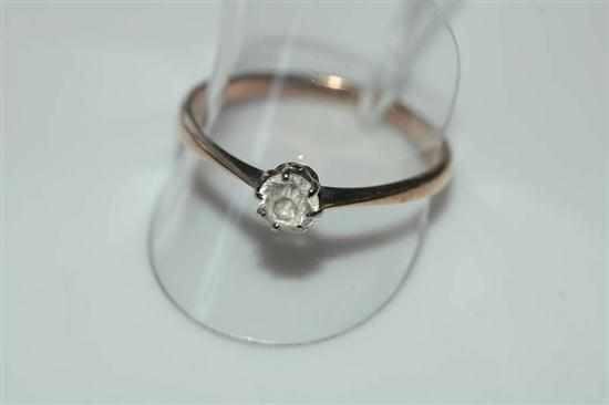 Appraisal: A CLEAR STONE SET RING STAMPED CT ROSE GOLD