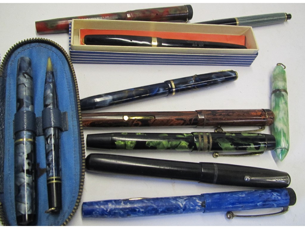 Appraisal: Box of assorted fountain pens