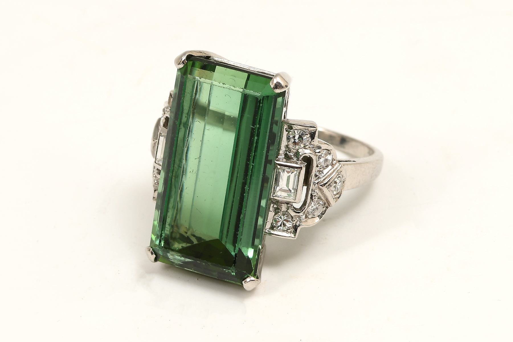 Appraisal: CT EMERALD CUT TOURMALINE RING A single CT emerald cut