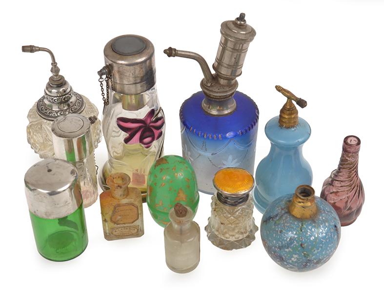 Appraisal: LARGE GROUP OF GLASS PERFUME ATOMISERS INCLUDING CAMEO CUT TRANSLUCENT